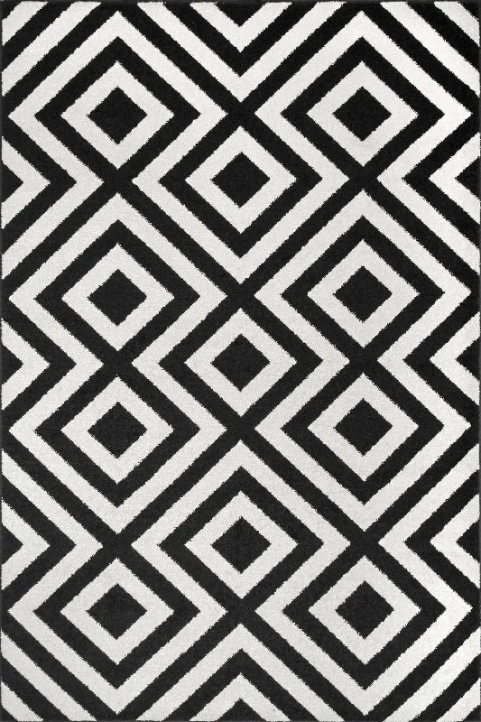 Chevron Stripes Rug | Black