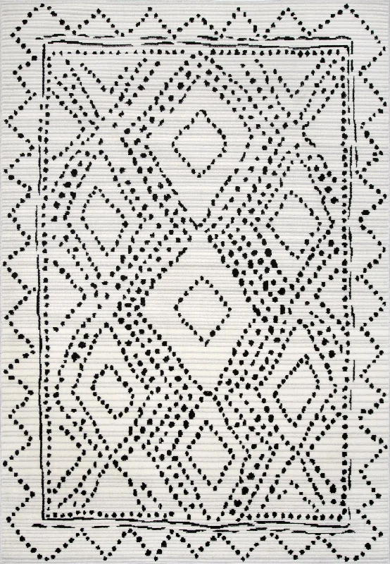 Dotted Diamond Trellis Rug | Black